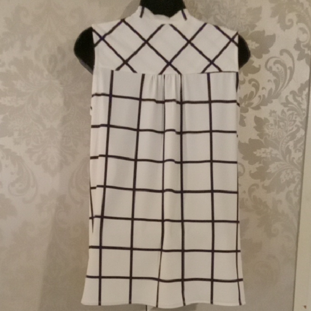 Charter Club White Black Sleeveless Notched Collar Blouse - Picture 3 of 4